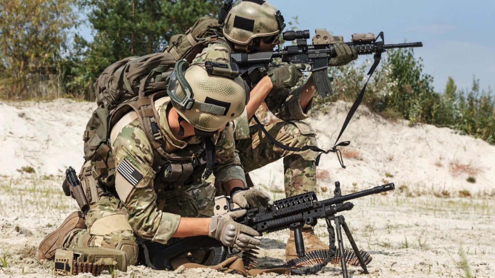 US army soldiers firing